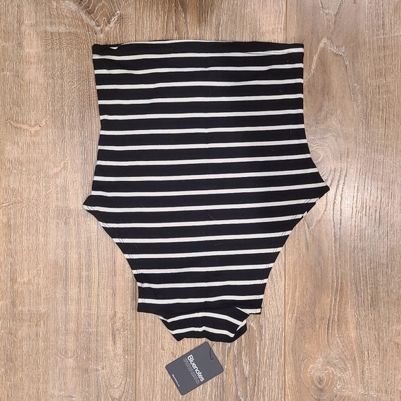 Mock neck crop top - Picture 2 of 3